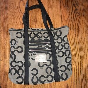 Coach Authentic Grey Tote Handbag Purple Interior Medium Size Handbag​​